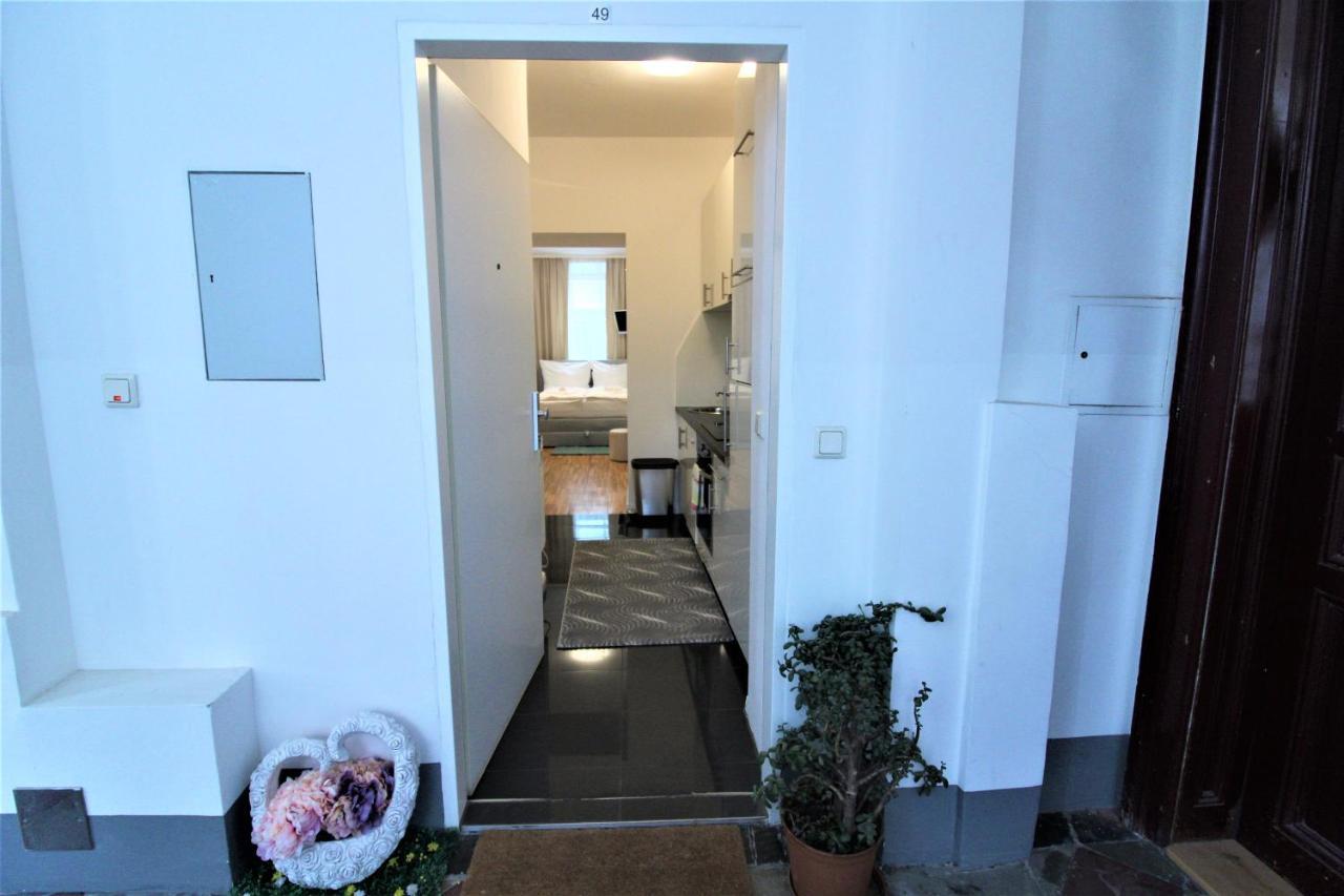 Small Studio Close To City Center Вена Экстерьер фото