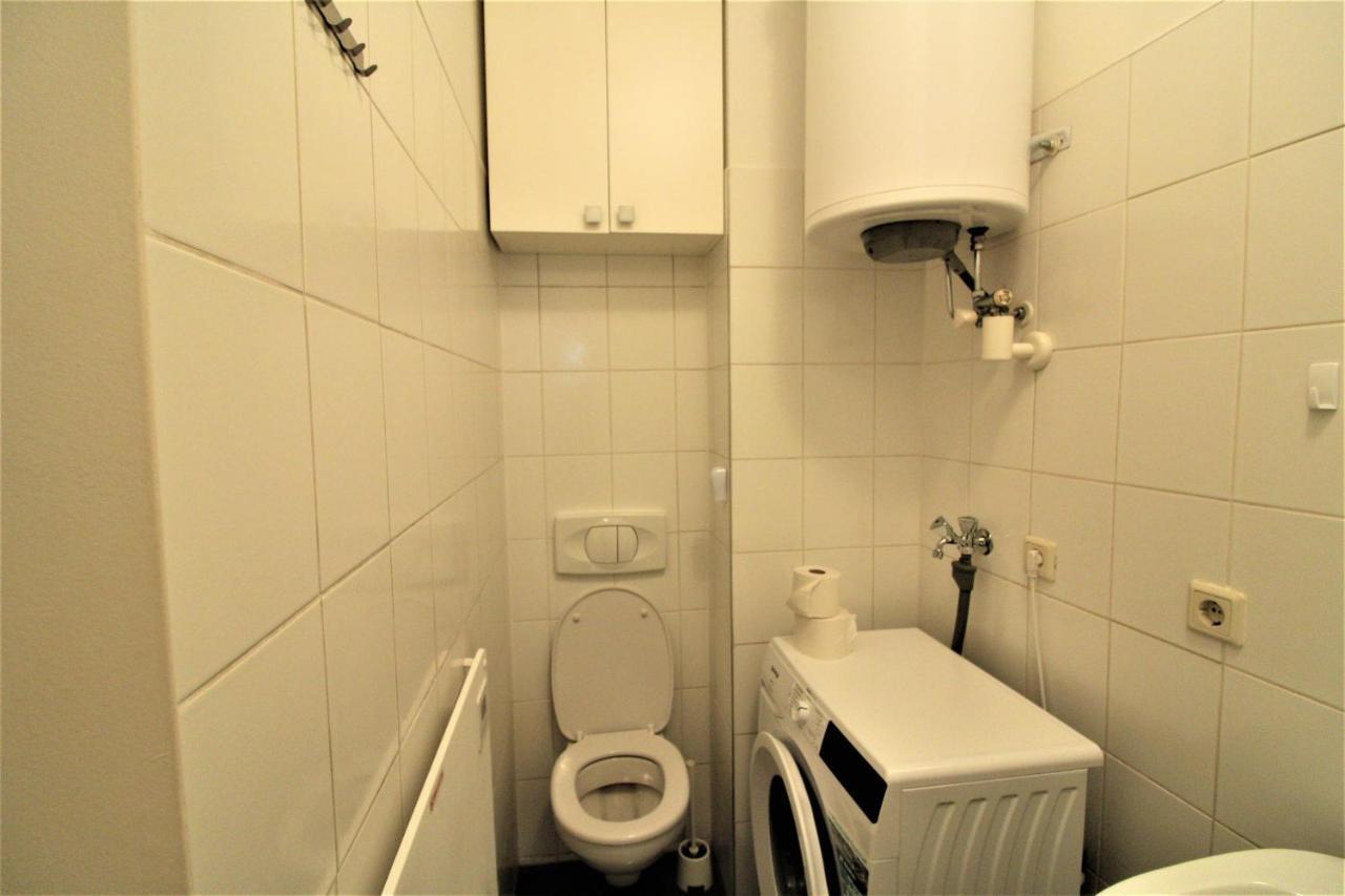 Small Studio Close To City Center Вена Экстерьер фото