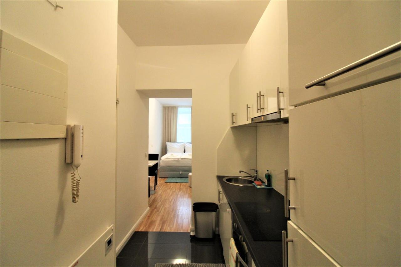 Small Studio Close To City Center Вена Экстерьер фото