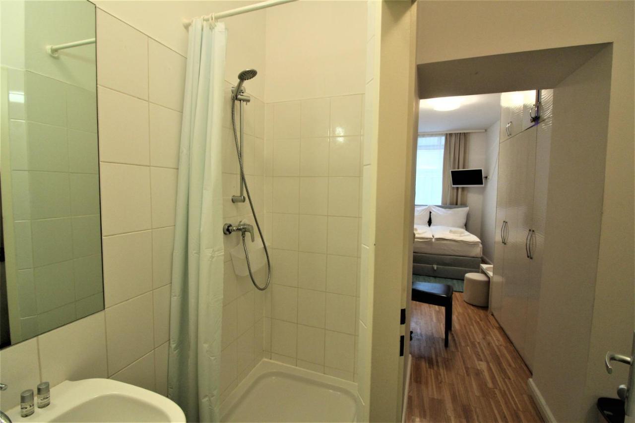 Small Studio Close To City Center Вена Экстерьер фото